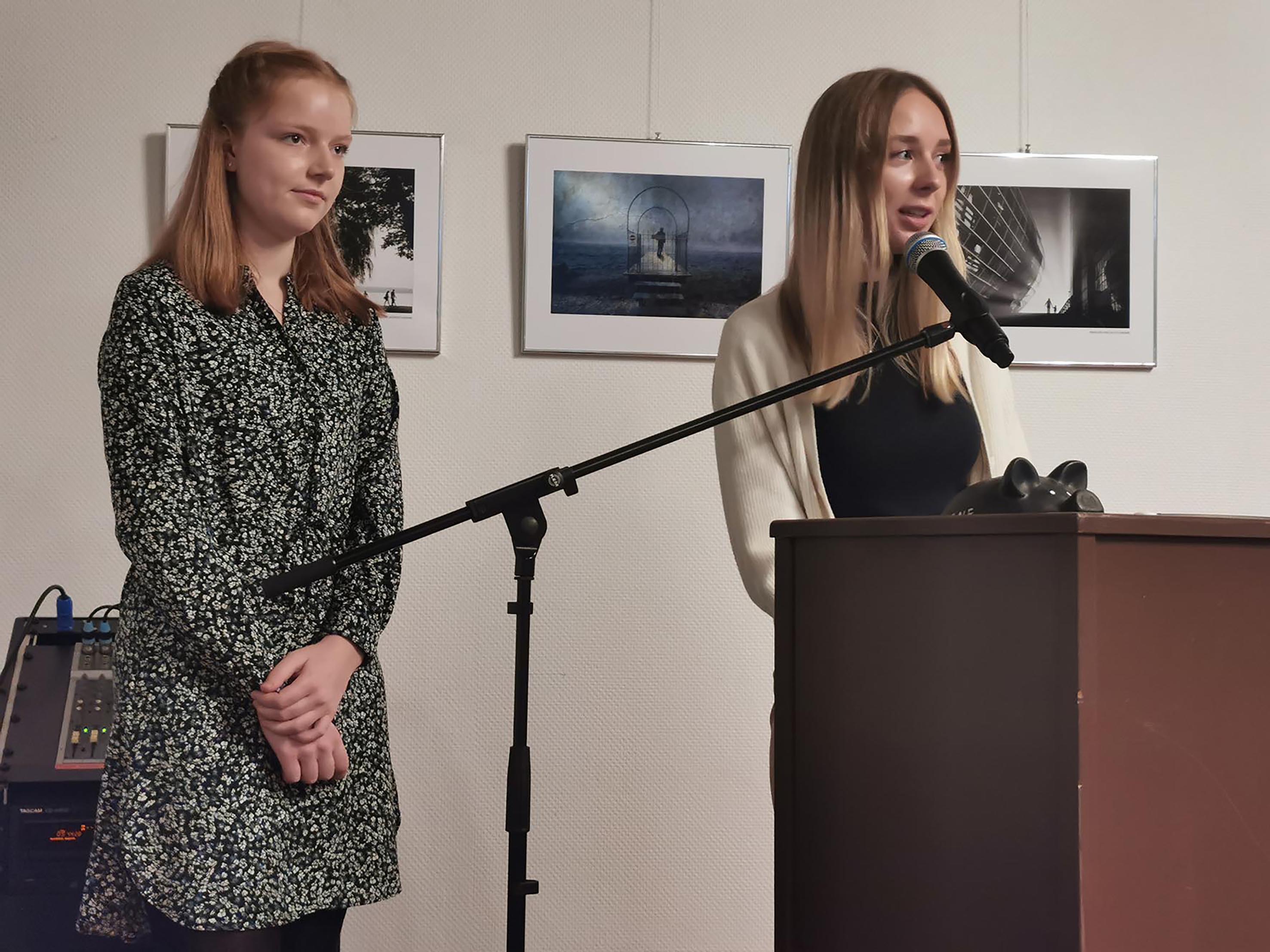 Marlene Volkery und Anna-Lena Kockmann Moderatorinnen